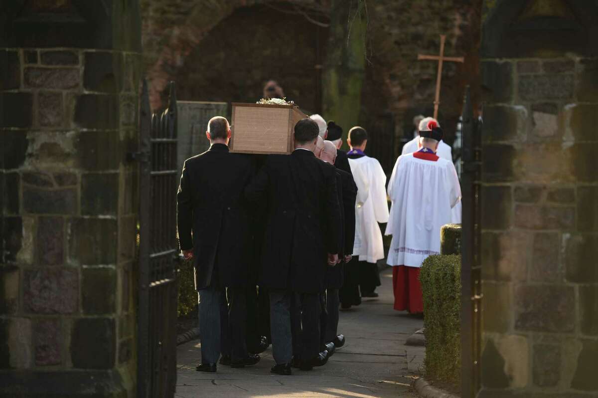 530 years after death, Richard III’s procession befits a king