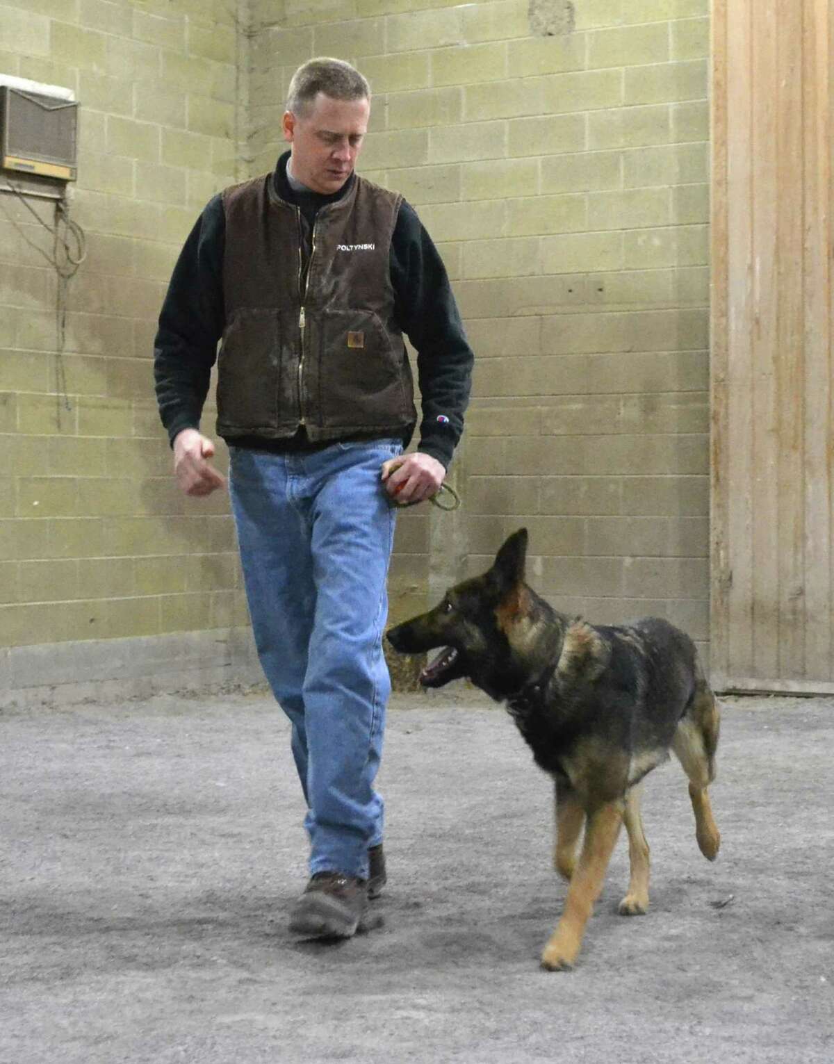 Albany police officer helps start dog training association