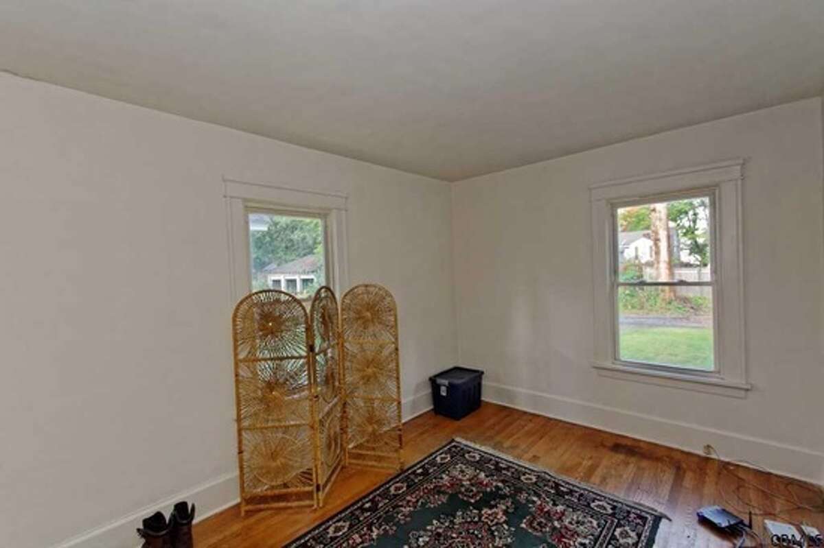 Photos Capital Region homes for around 180K