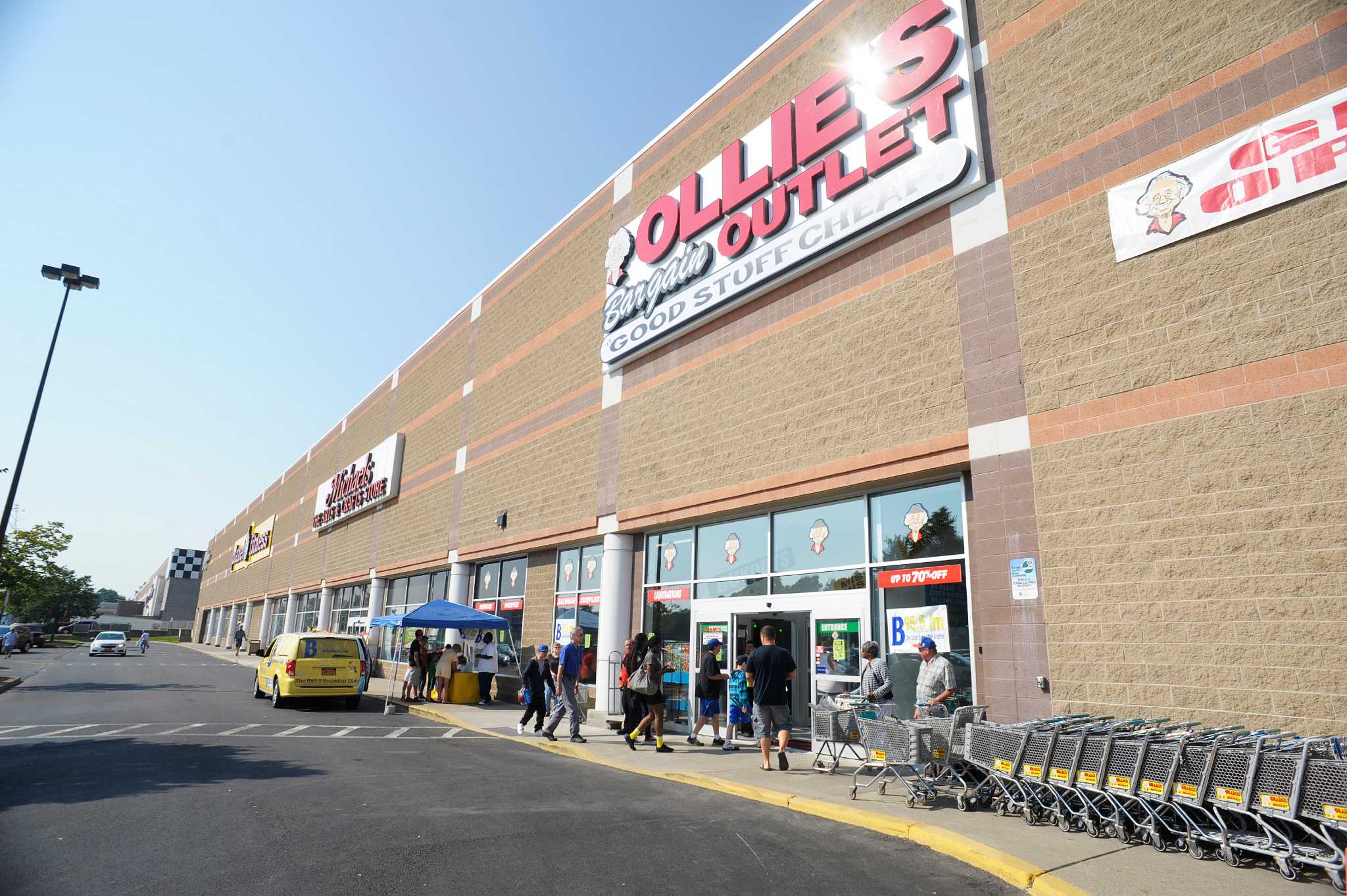 Ollie's Bargain Outlet to open second area store