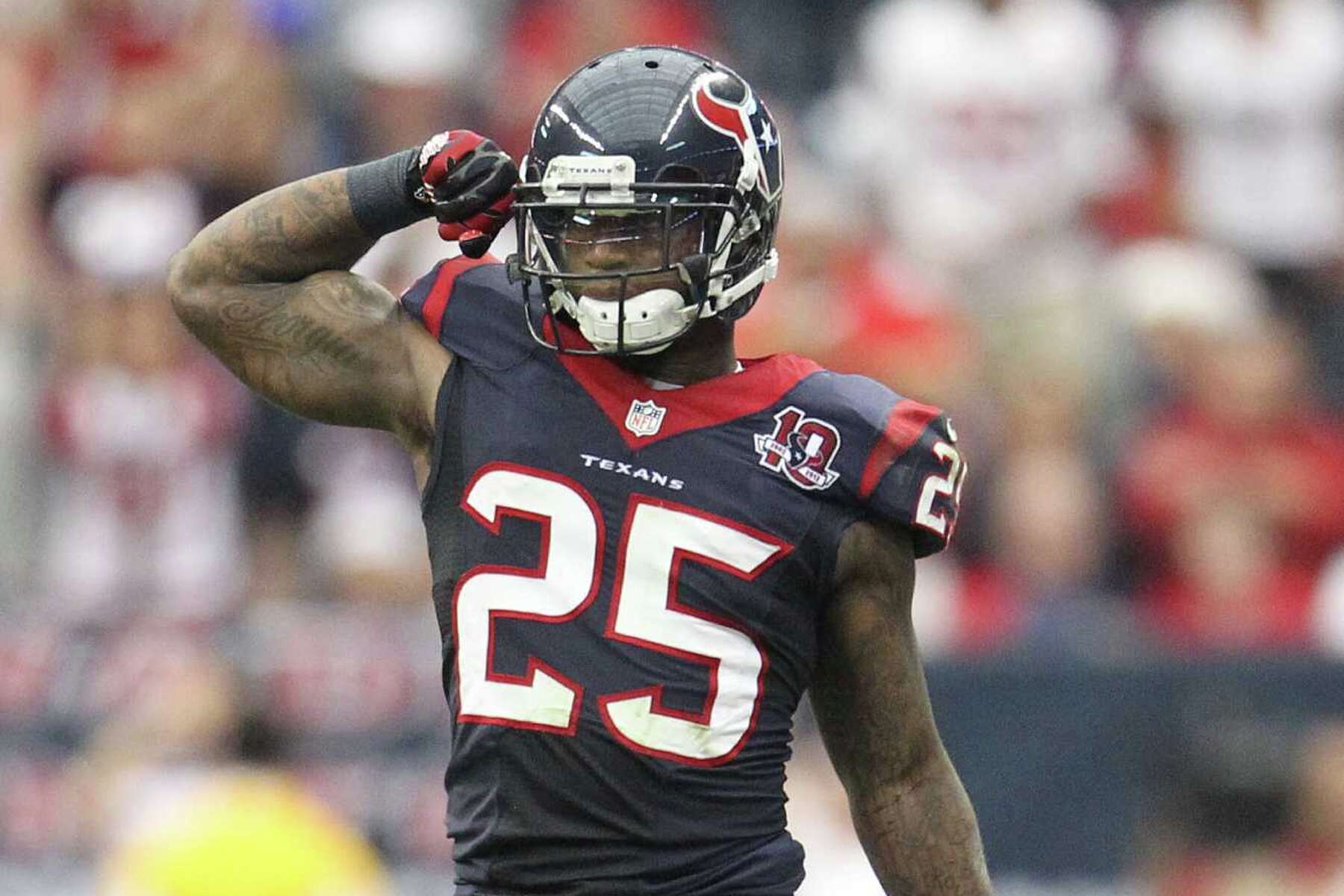 Texans massage salary cap to stay active in offseason