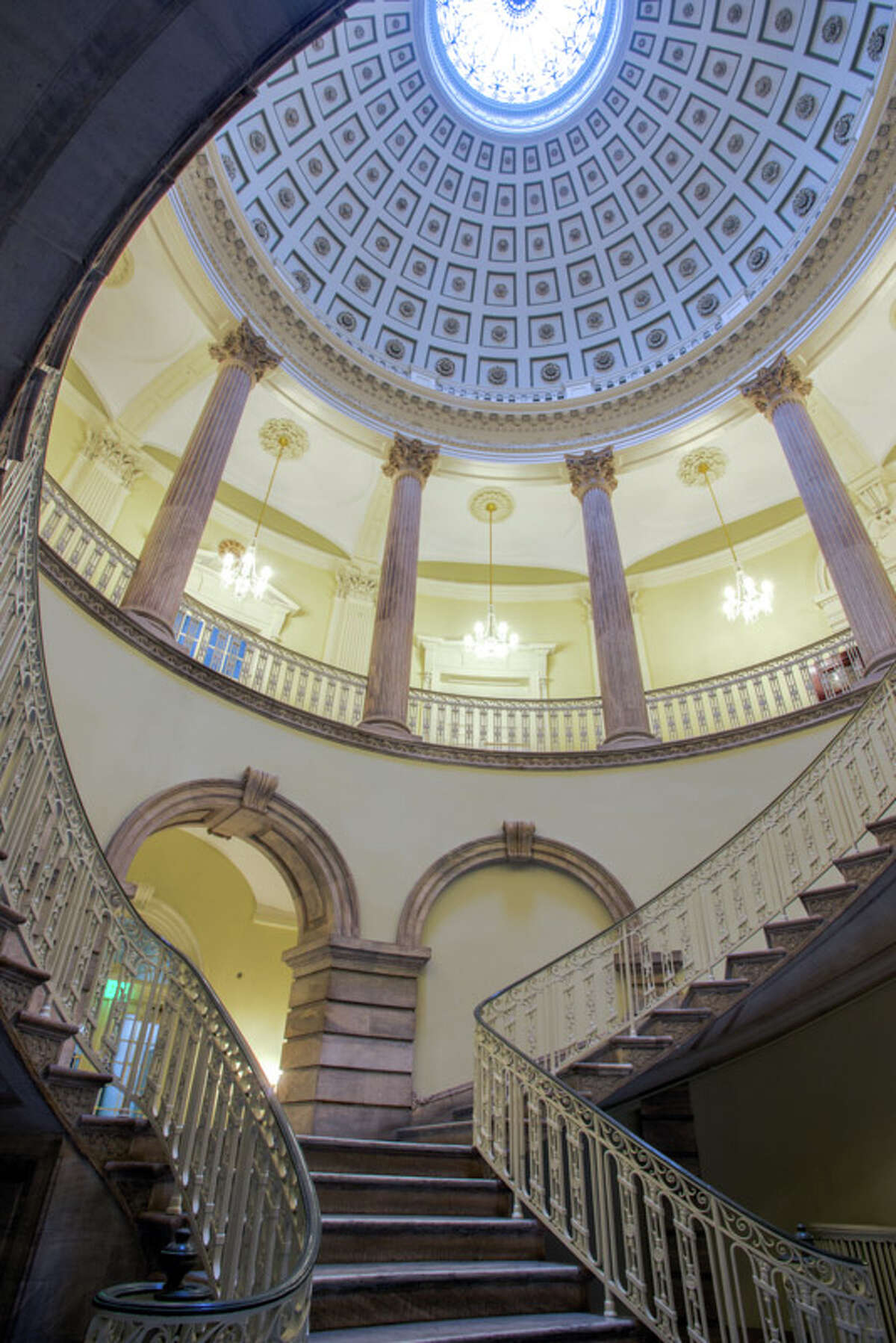 Tour NYC’s stunningly rare interior landmarks