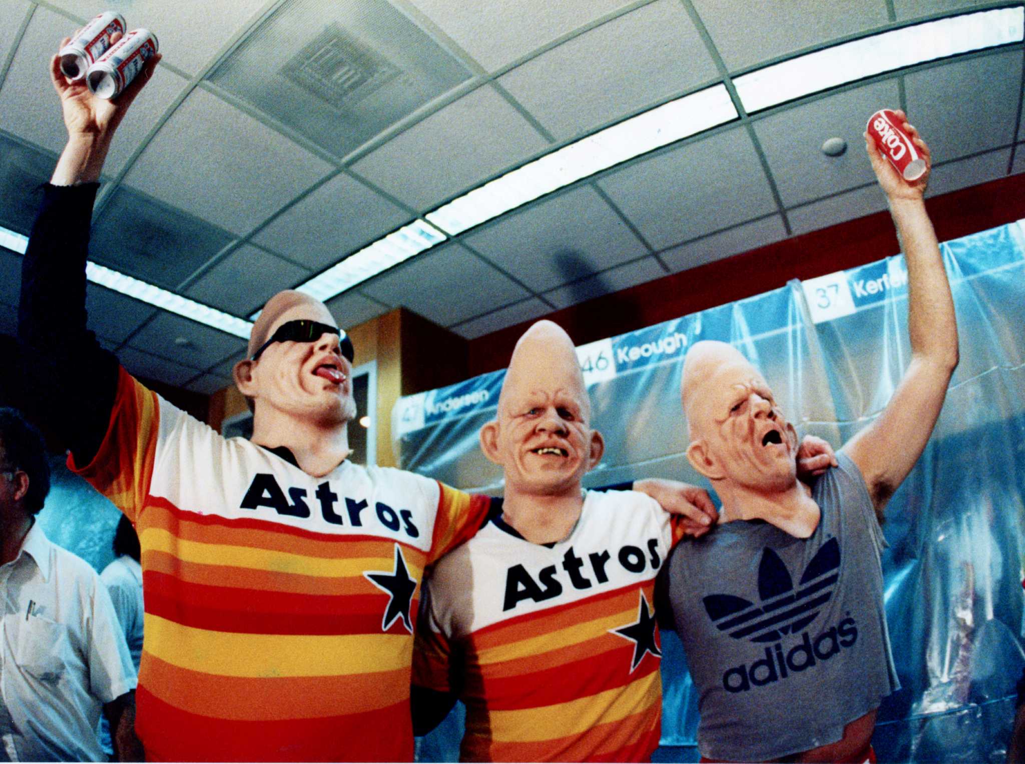 Astros celebrate division clincher in champagne-soaked clubhouse