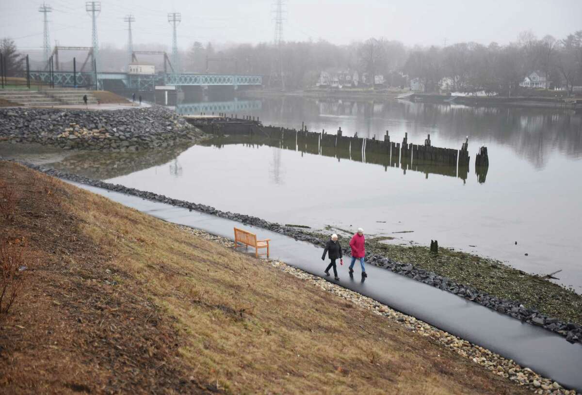 Cos Cob Park officially opens despite drizzle
