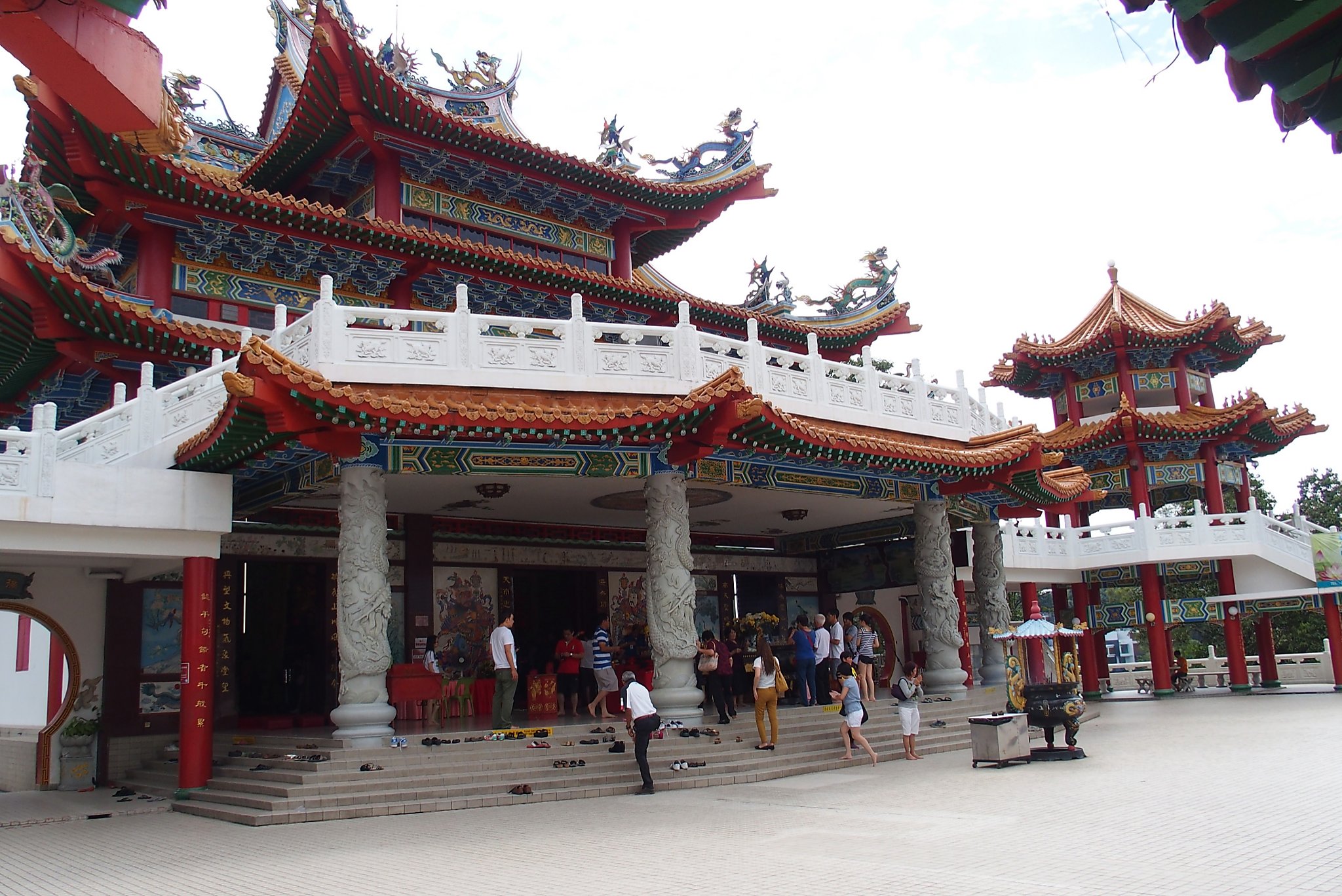 Top 10 Famous Malaysian Temples to Visit, image size:2048x1368