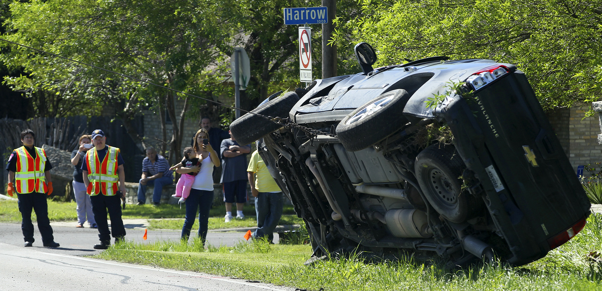 Woman injured in 3-vehicle crash on Southwest Side
