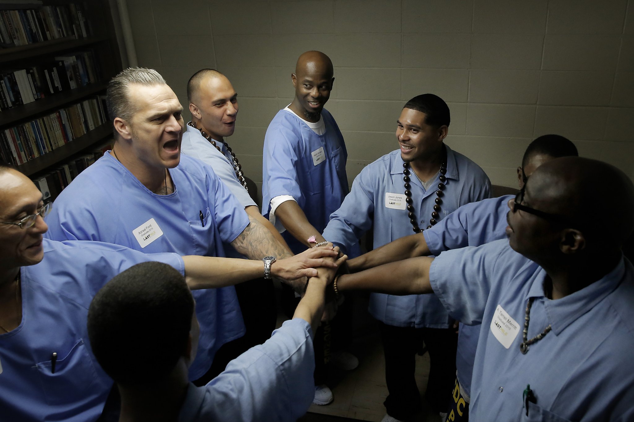 San Quentin Prisoners Share Intimate Stories Via Social Media Sfgate 