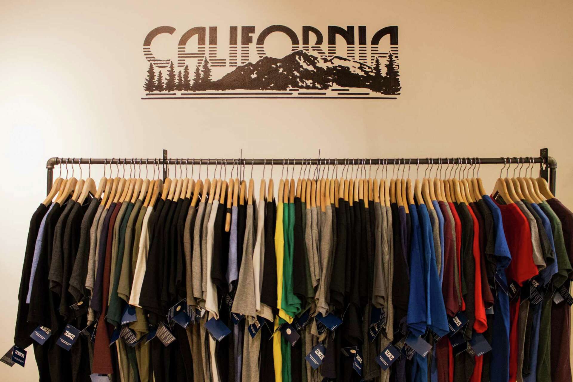 Oaklandish Booming business rooted in Oakland pride