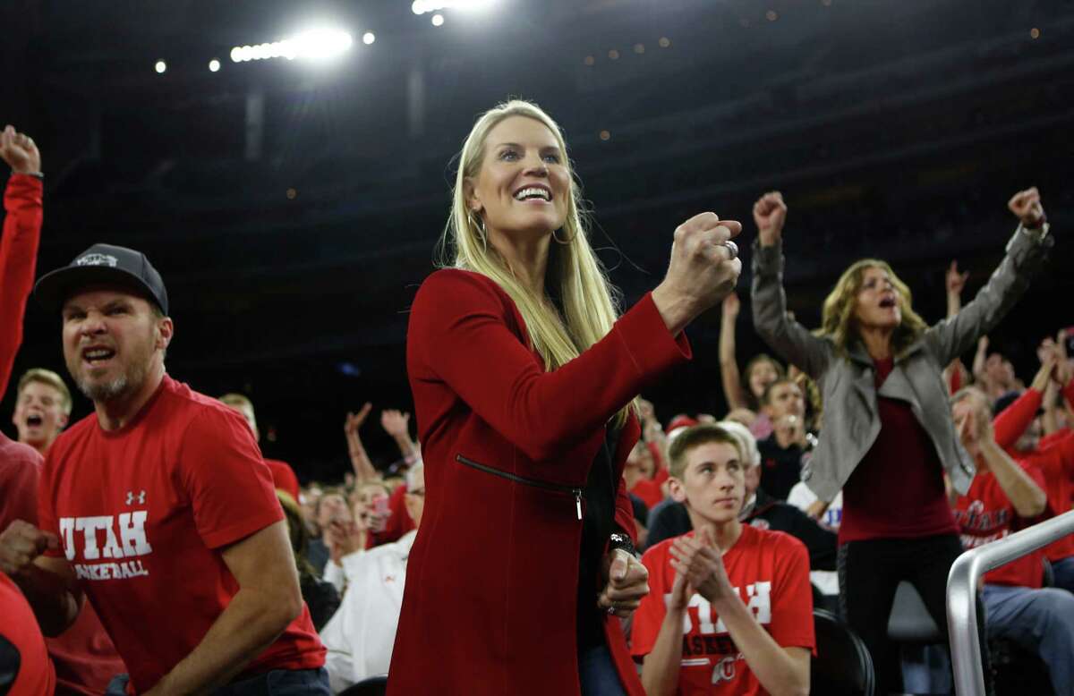 Fans Flock To Nrg Stadium For Sweet 16 Games