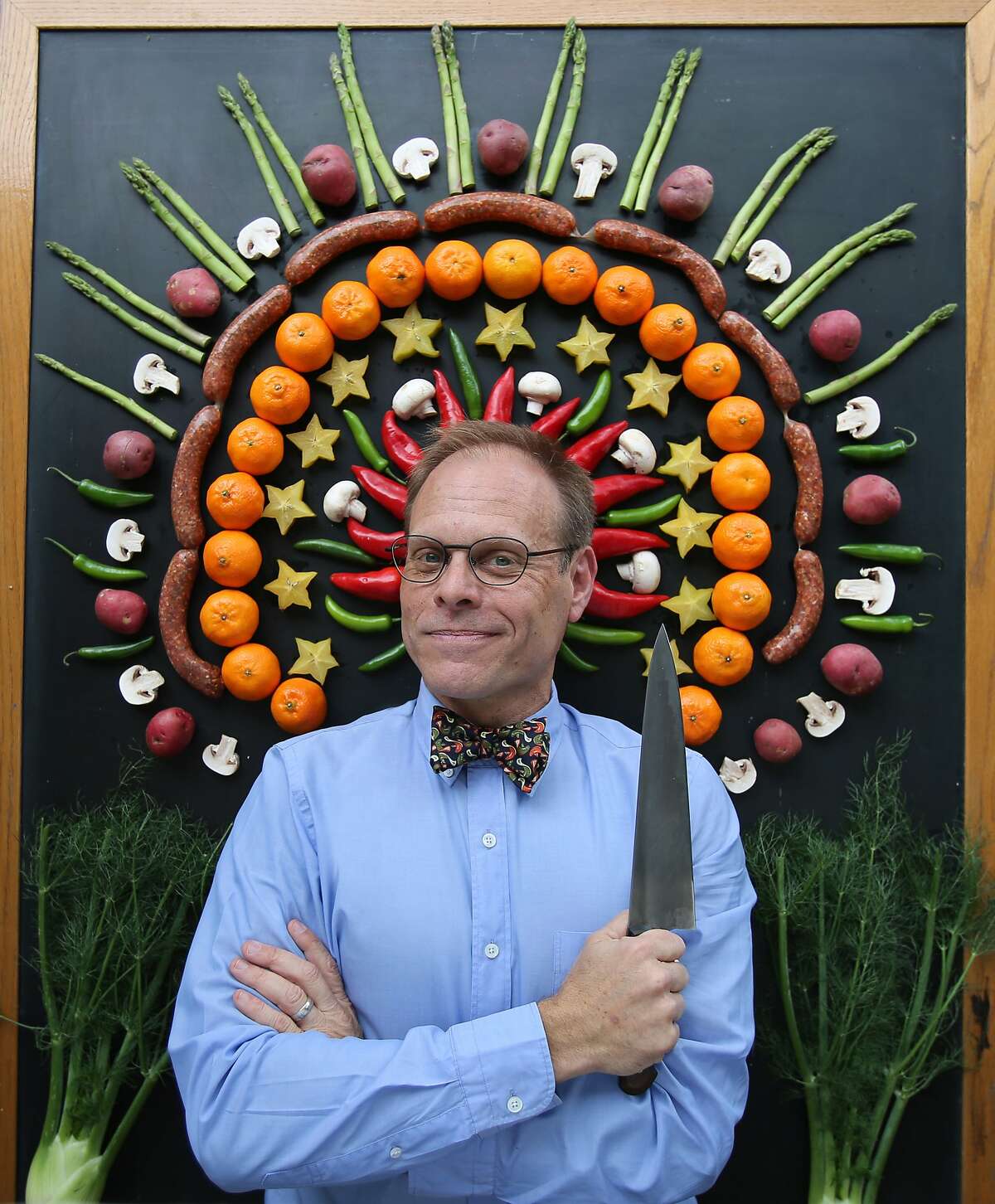 TV food celebrity Alton Brown is bringing a live show that includes music to theTobin Center for the Performing Arts tonight.