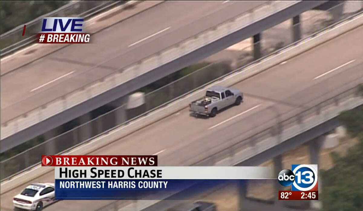 Pickup driver leads authorities on highspeed chase through NW Houston