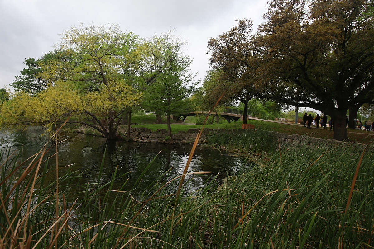 Makeover of San Antonio's Elmendorf Lake Park begins