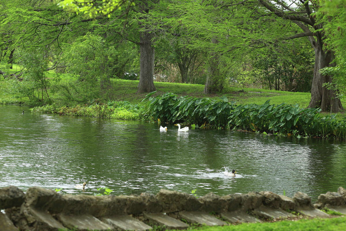 Makeover of San Antonio's Elmendorf Lake Park begins