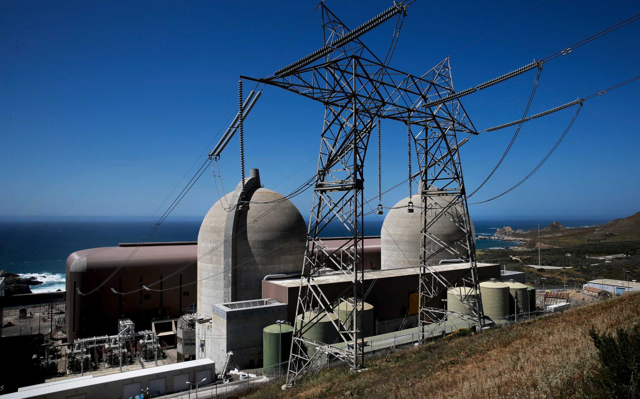 Feds to decide whether state's last nuclear plant stays or goes