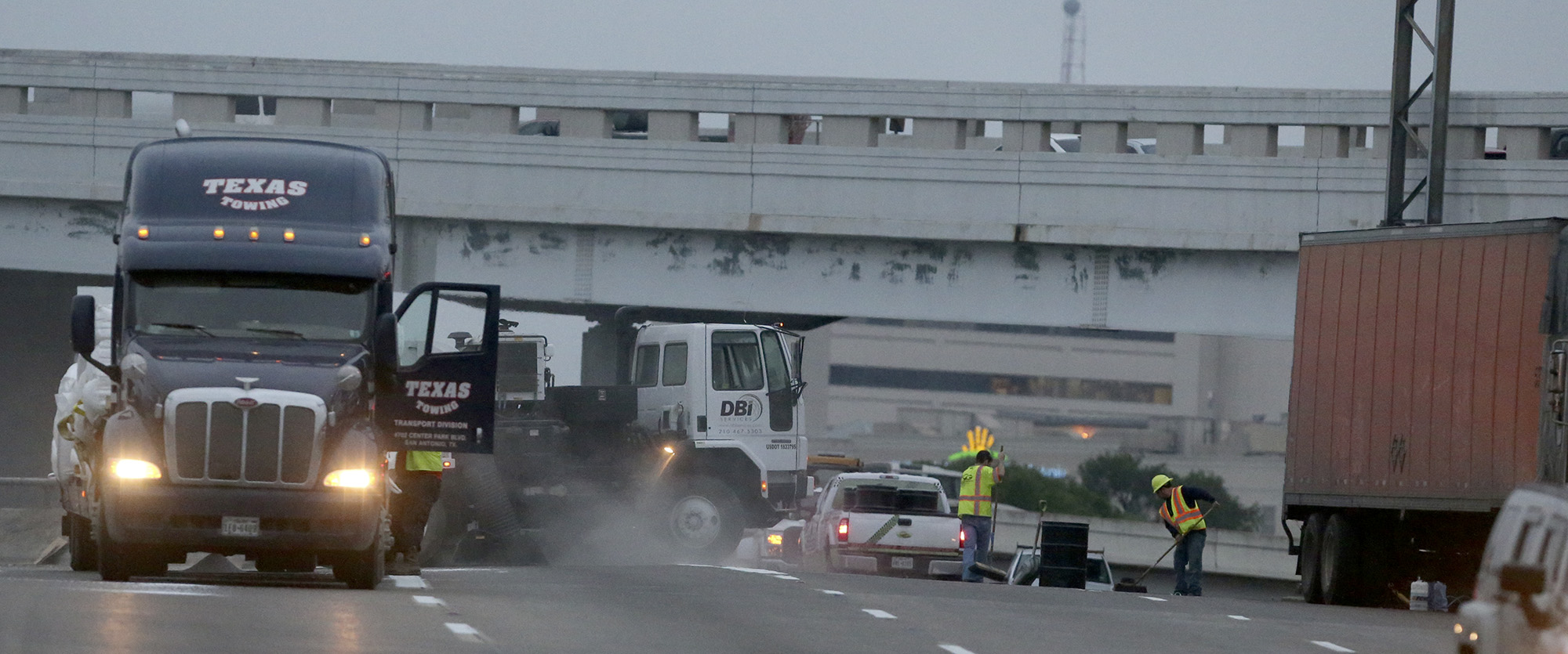 18 Wheeler Rollover Causing Traffic Delays Downtown