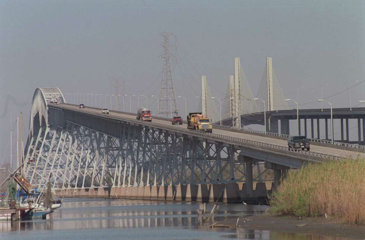 Crews pull down Arkansas bridge after implosion fails