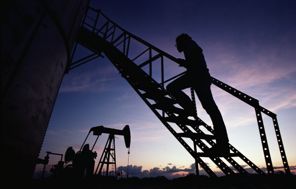 Oil company bankruptcies accelerate despite rise in crude prices