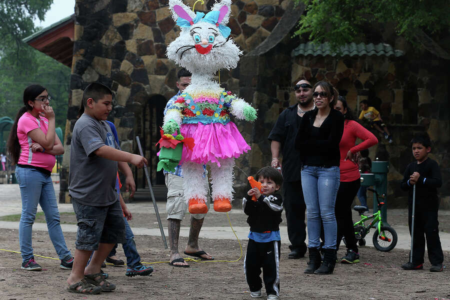 San Antonio families carry on Easter tradition at parks