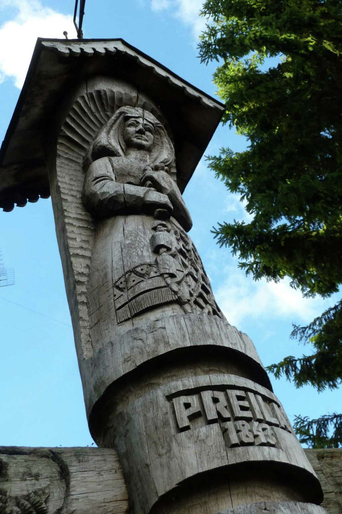 In the artist colony of Juodkrante, generations of woodworkers have carved statues, monuments and totems.