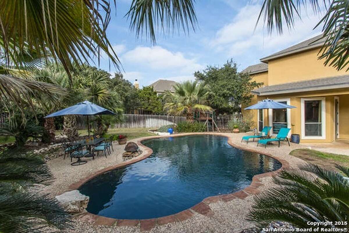 Beautiful Texas homes with massive indoor pools that are currently for sale