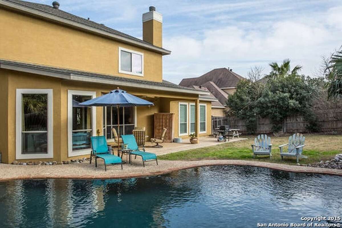 Beautiful Texas homes with massive indoor pools that are currently for sale