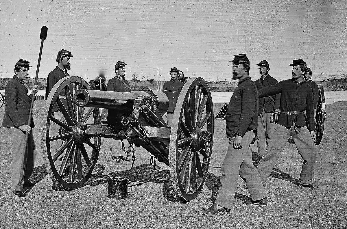 156 Years Later, Rare, Eerie Photos Show Life During The Civil War