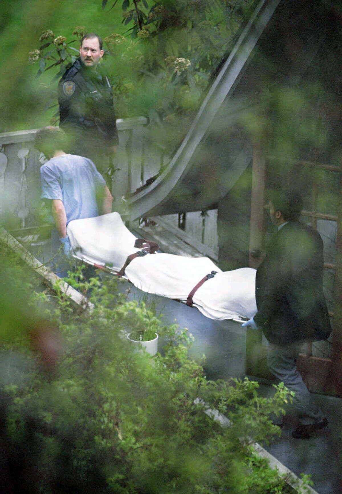 Kurt Cobain'S Death: What The Autopsy *Really* Shows - zmlch7e