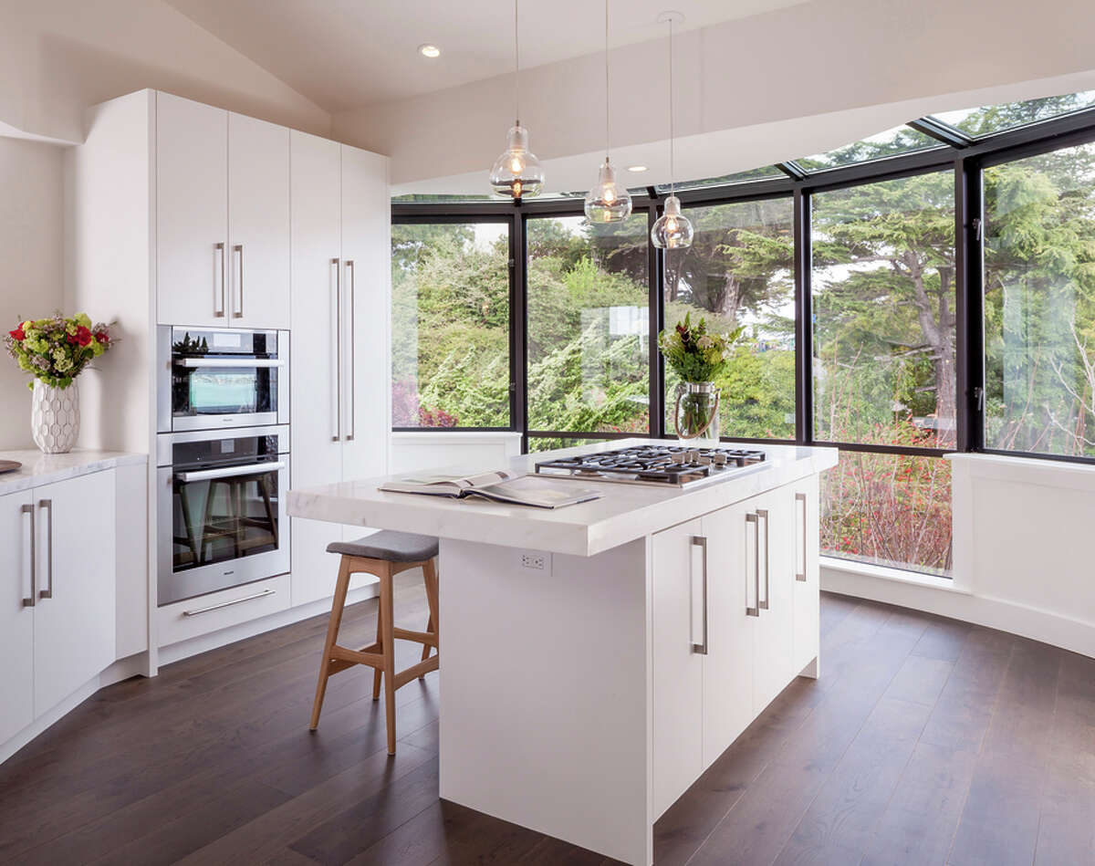 Remodeled Telegraph Hill Condo Features Panoramic City, Bay Views from