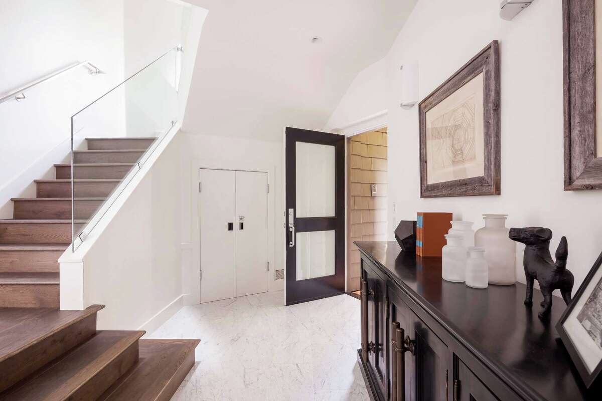 Remodeled Telegraph Hill Condo Features Panoramic City, Bay Views from