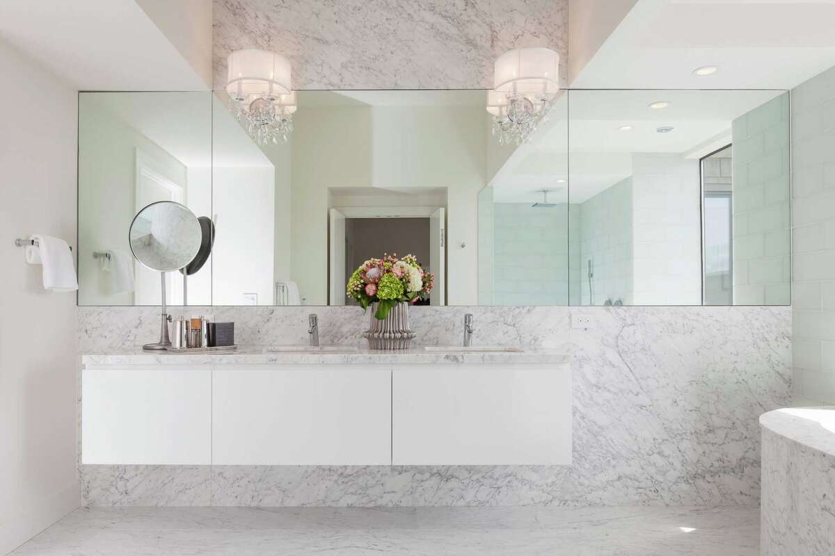 Remodeled Telegraph Hill Condo Features Panoramic City, Bay Views from