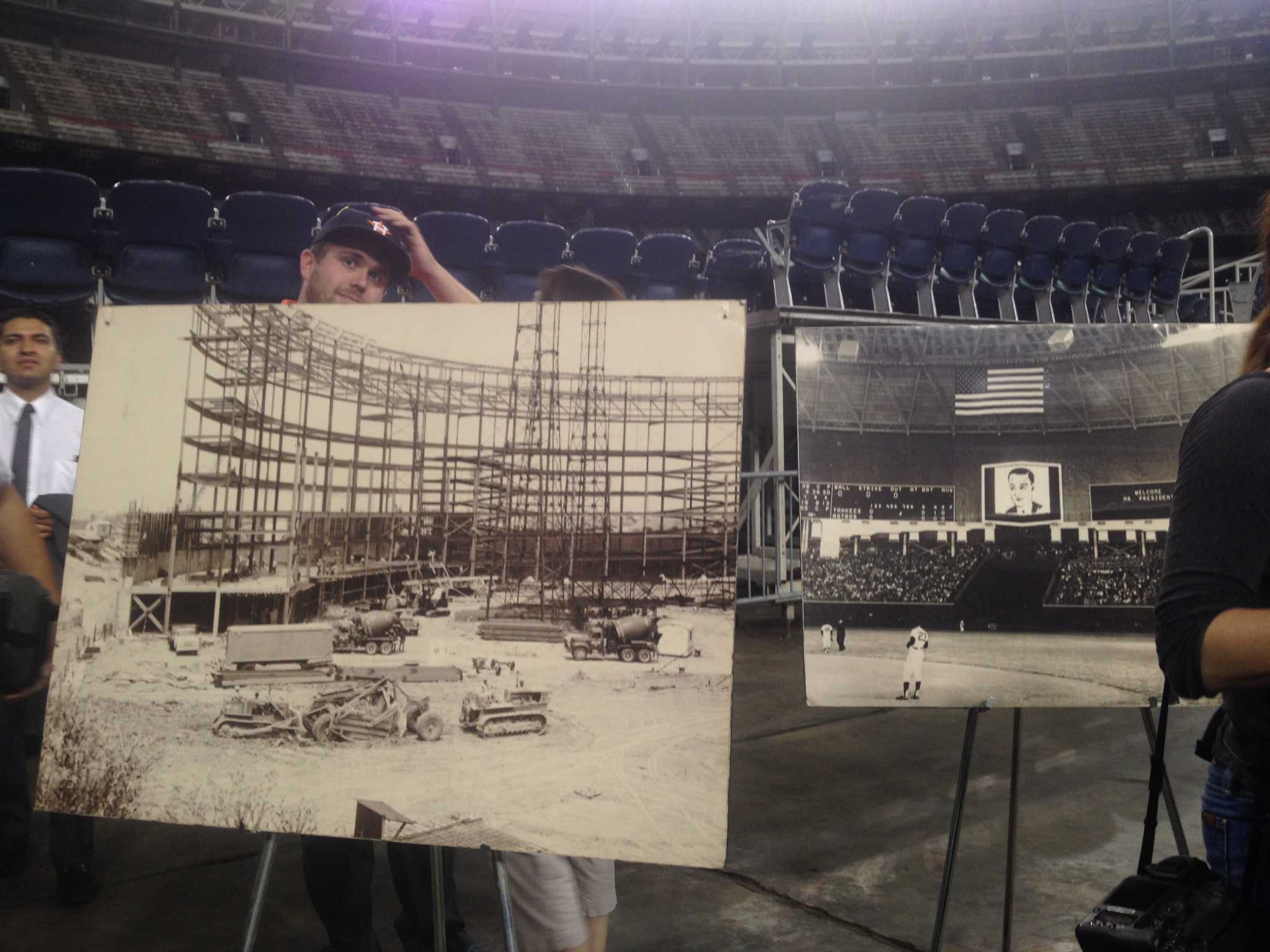 Astrodome Conservancy on X: Astros pitcher Mike Scott celebrates