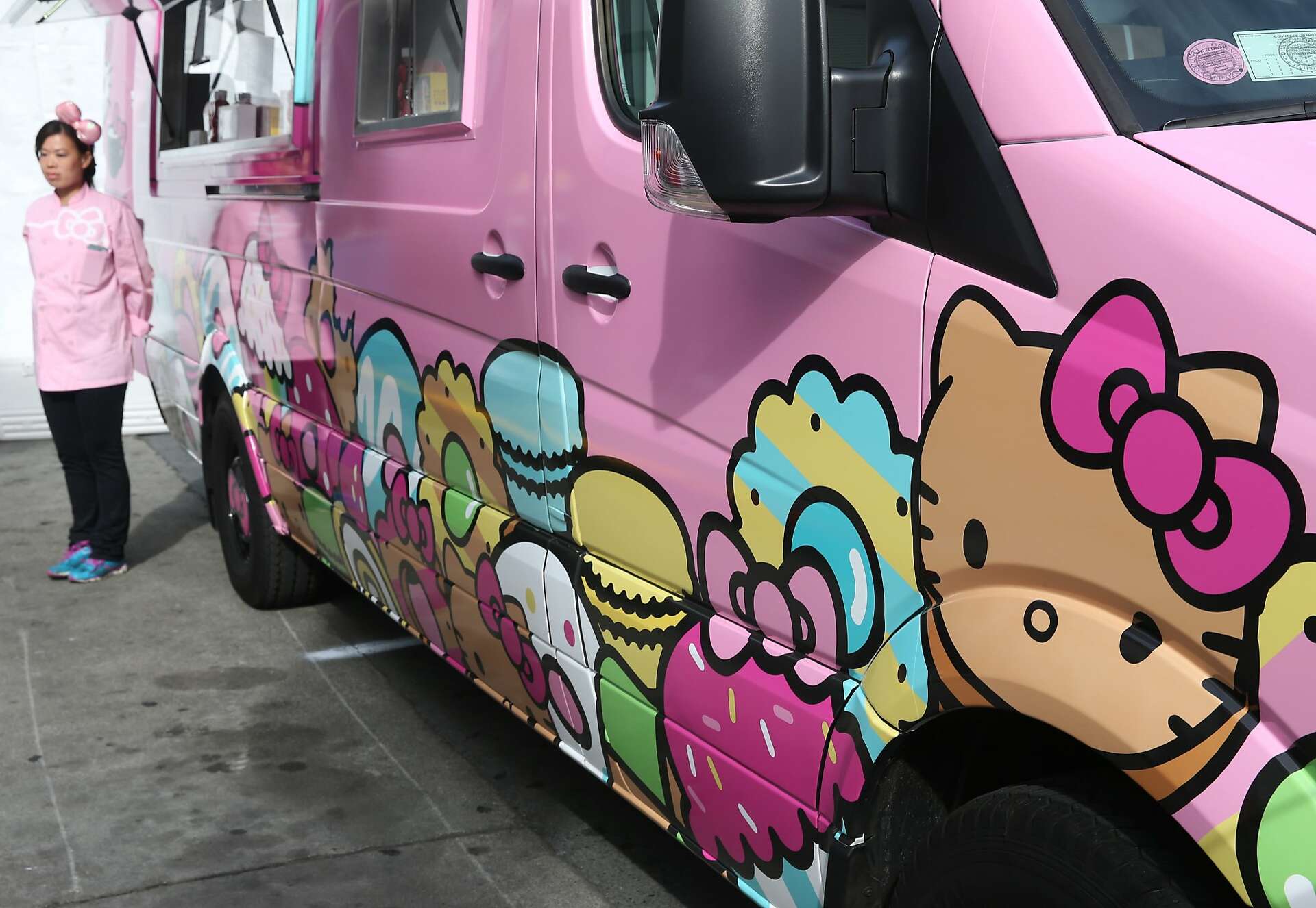Queues for the cute at Japantown fest's Hello Kitty food truck