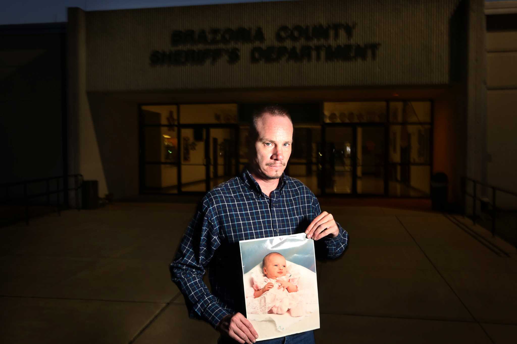 Teen girl's suicide exposes challenges jailers face with mentally ill