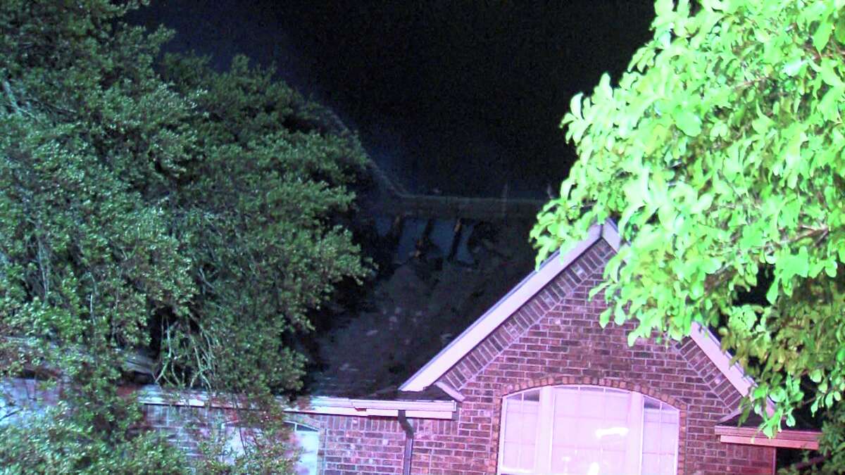 Lightning strike sparks house fire on far Northwest Side