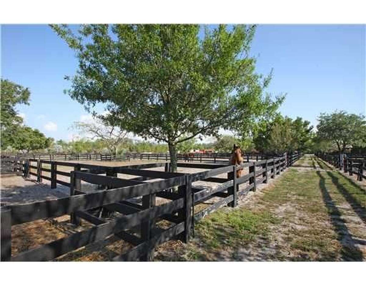 Tommy Lee Jones' San Saba Polo Ranch in Florida is reportedly now priced at somewhere under $20 million after running for a listed price of $26.76 million, according to TMZ.