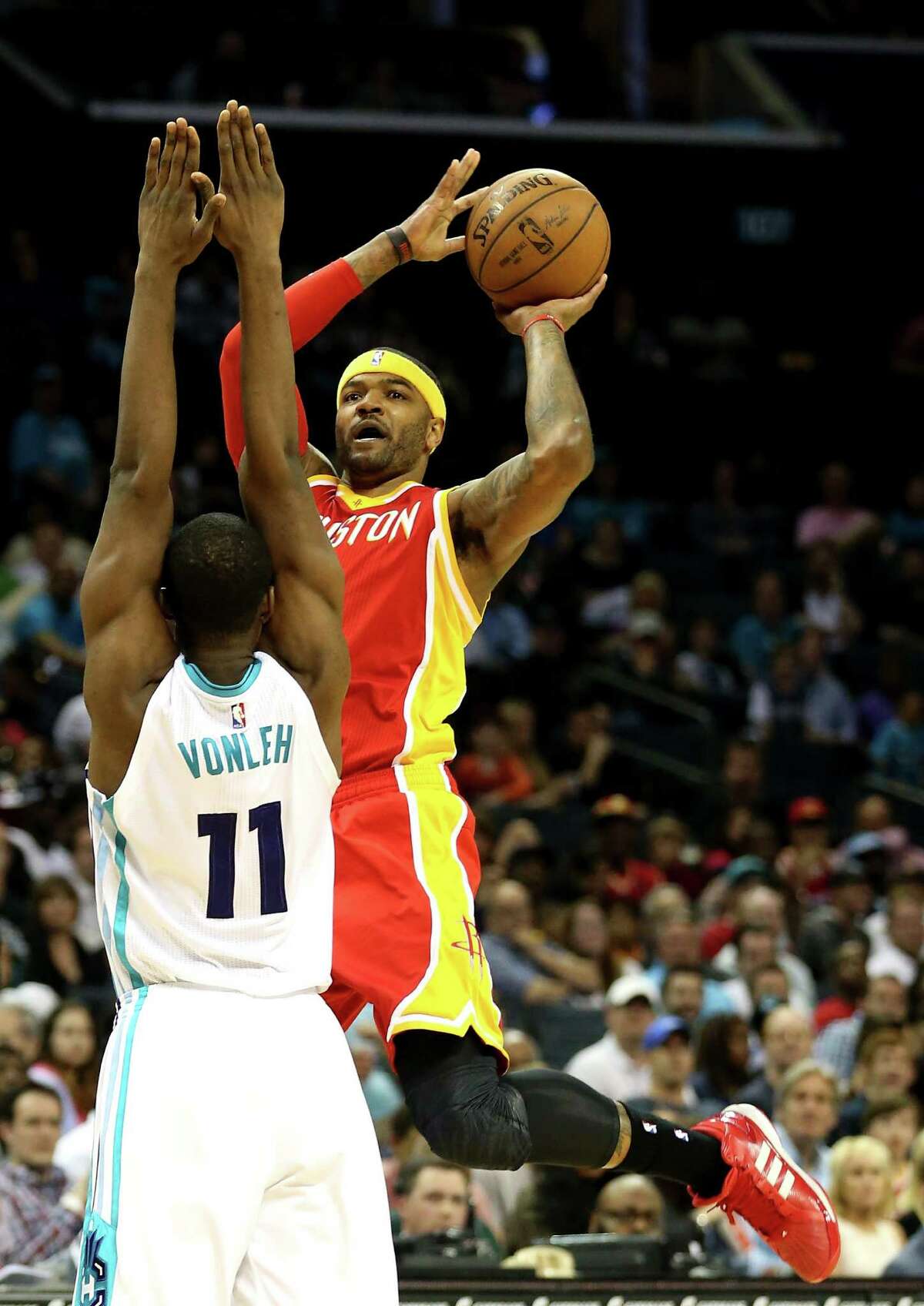 Josh Smith had 16 points and 11 rebounds Monday to help the Rockets compensate for the resting Dwight Howard.
