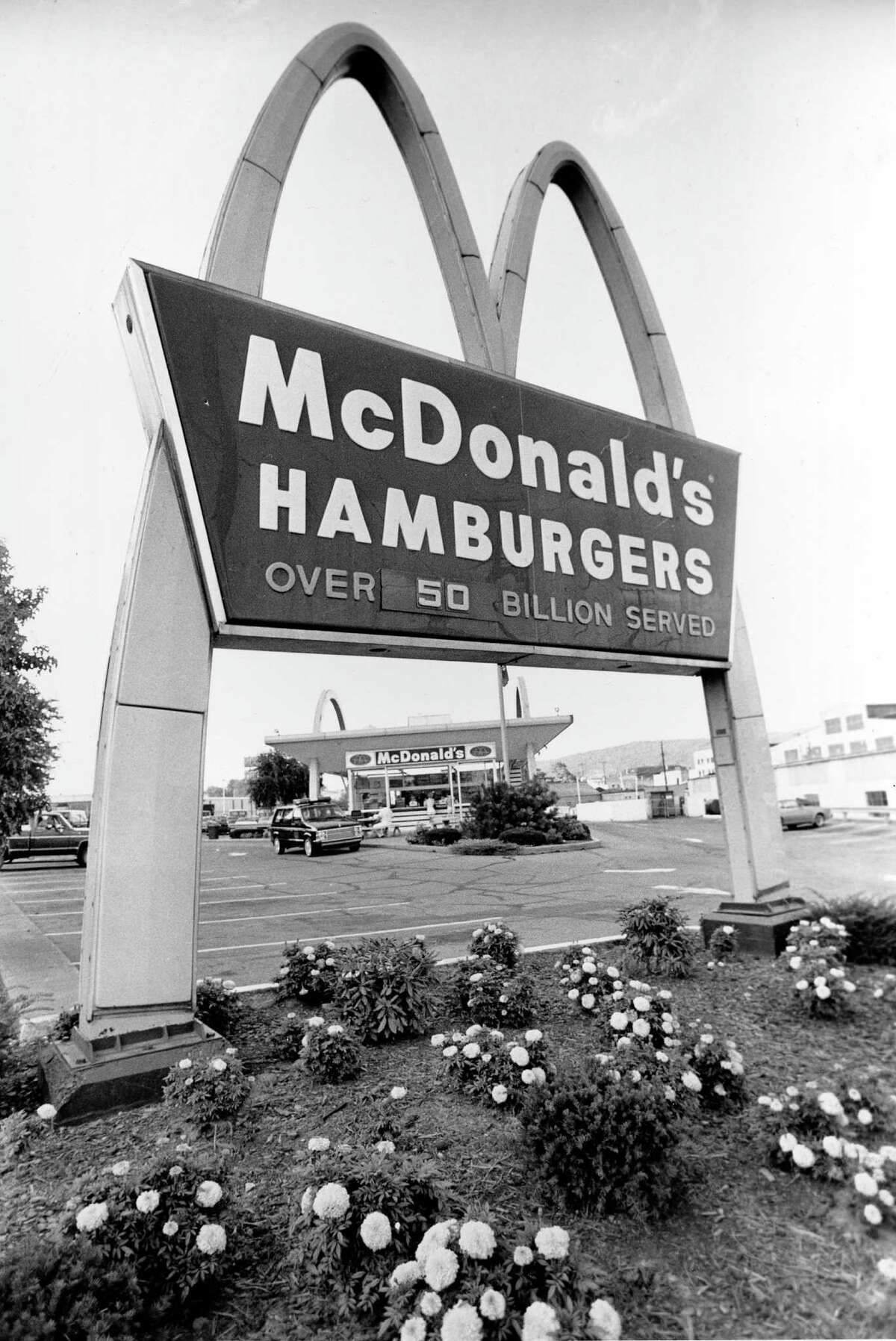 World's largest McDonald's to close; bigger one planned