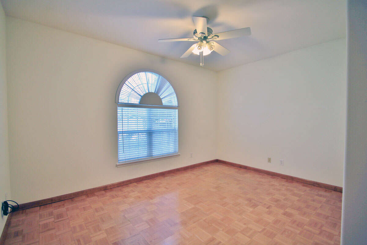 Relax in this Bluffview Estates Getaway