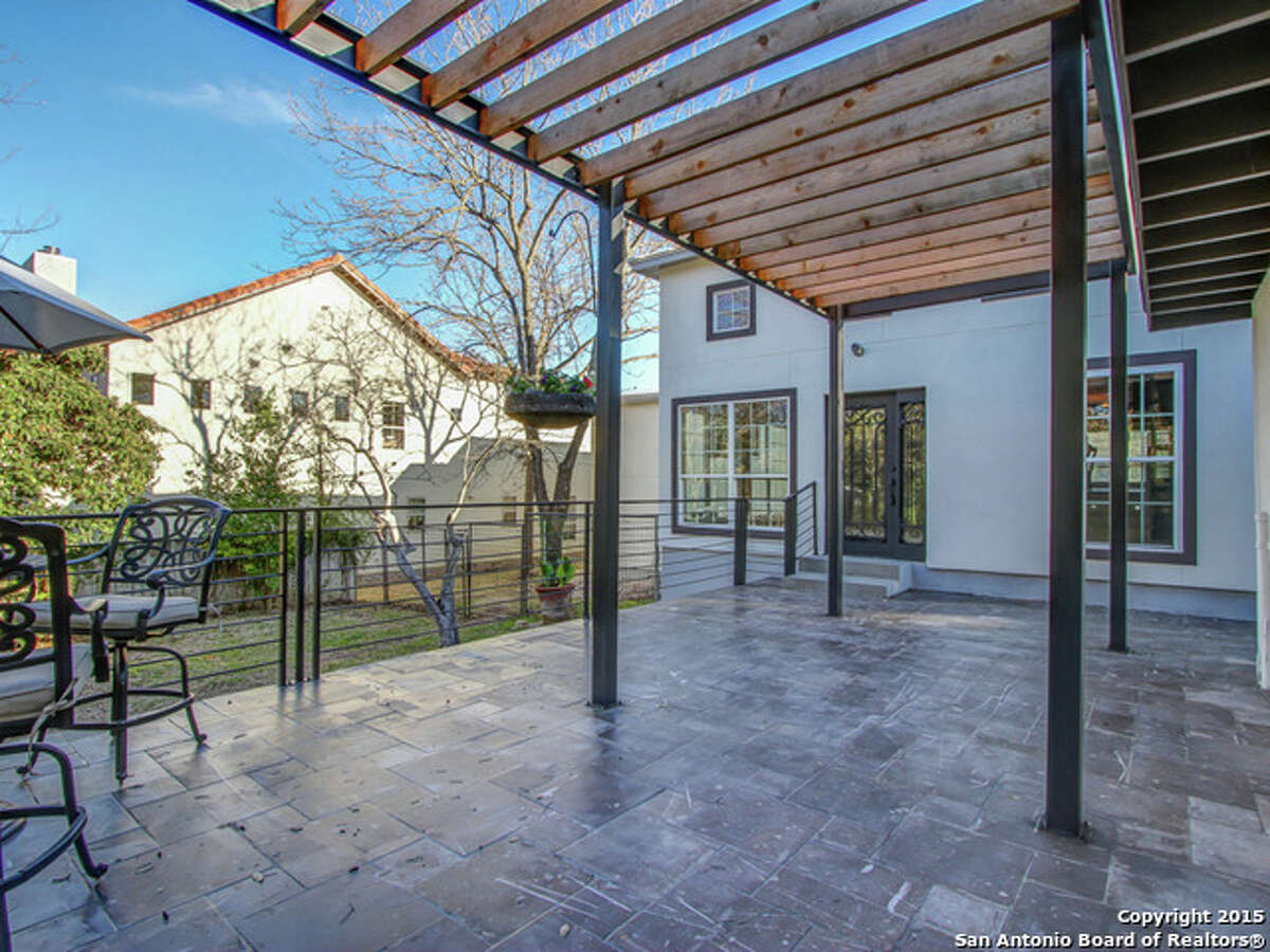 10 San Antonio homes for sale with casitas
