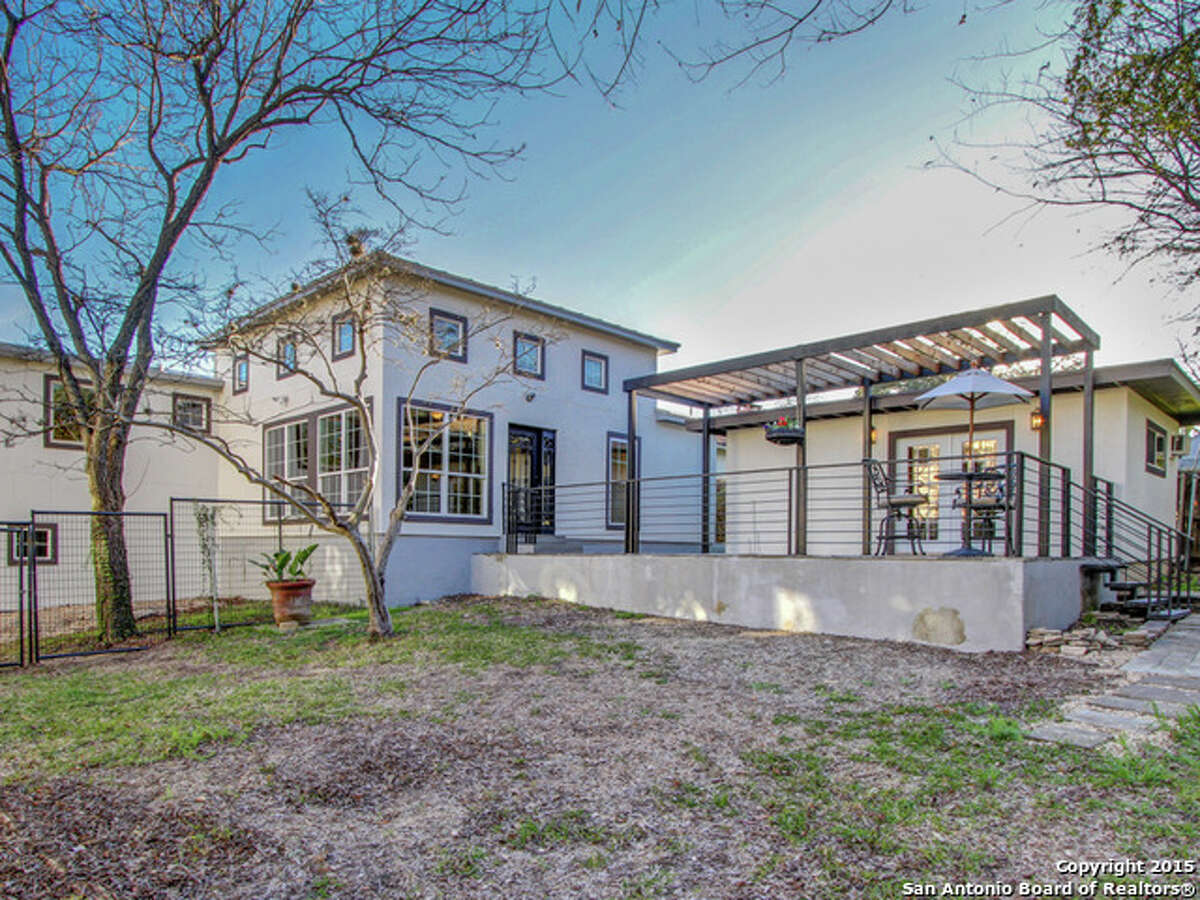 10 San Antonio homes for sale with casitas