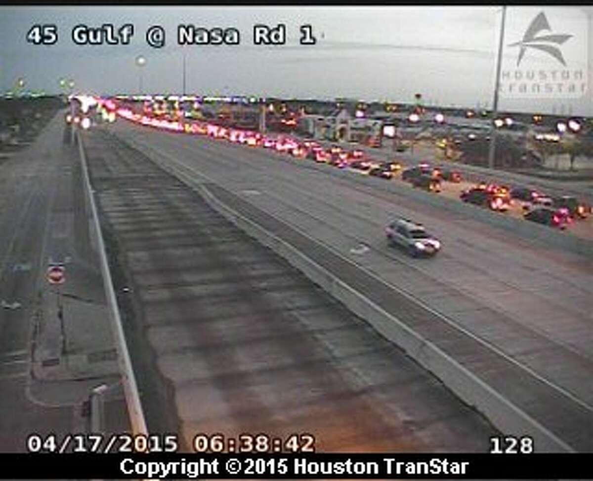 Gulf Freeway reopened after truck crash closes mainlanes