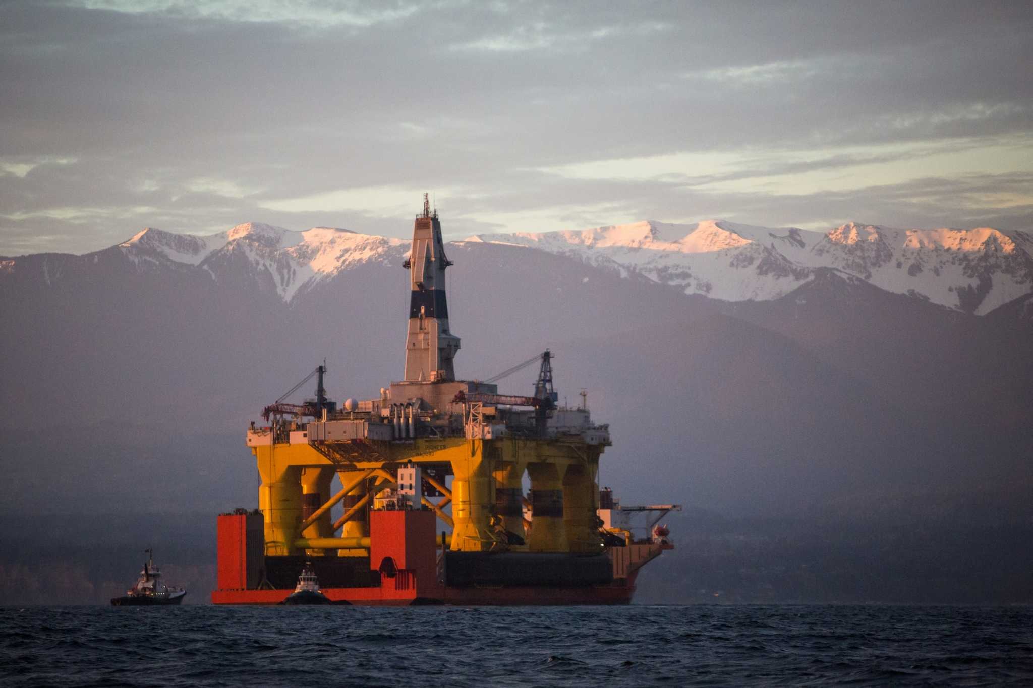 Shell Oil Polar Pioneer arrives in local waters