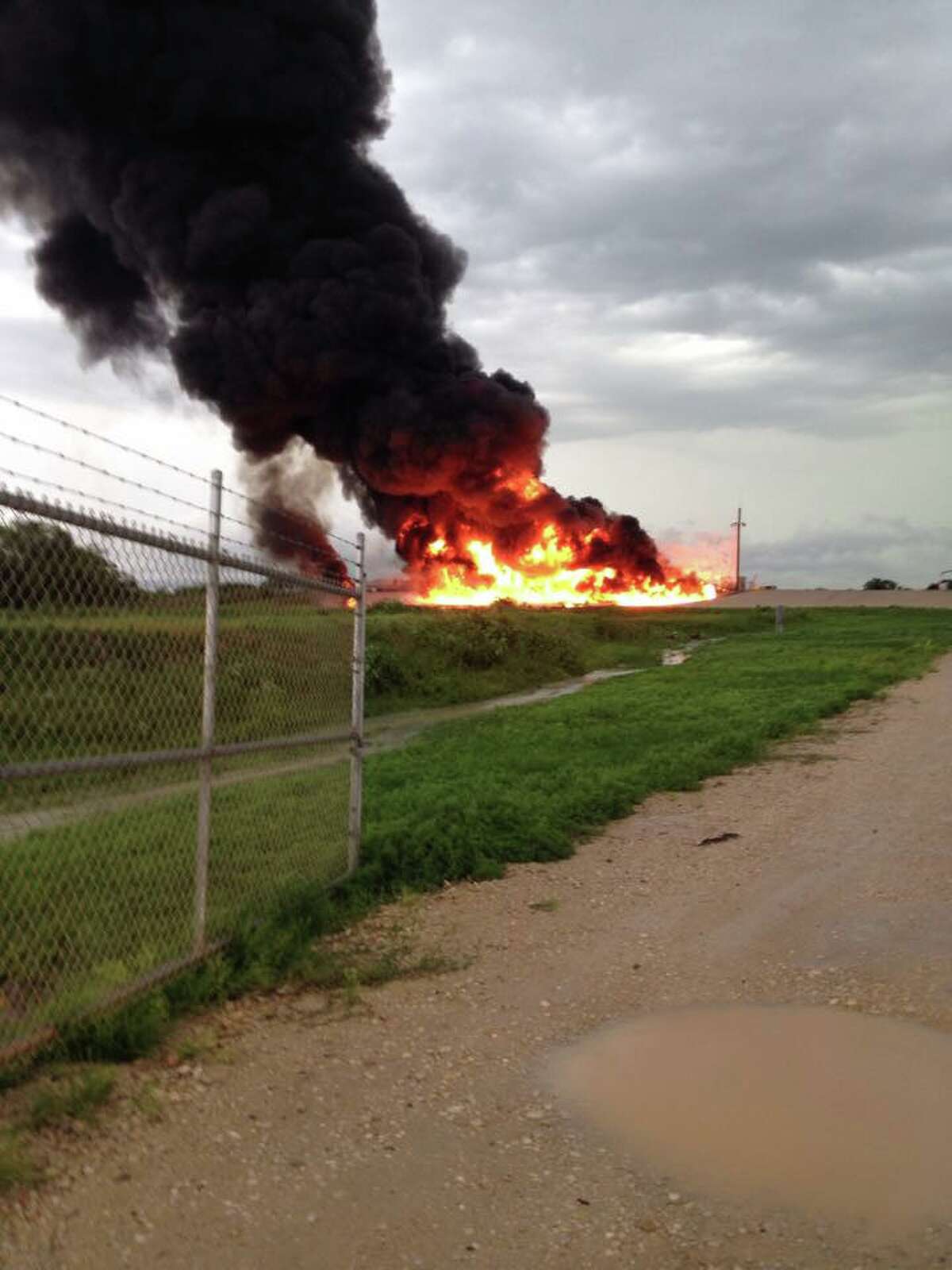 A large explosion occurred Friday afternoon at an oil facility north of Karnes City that sent flames more than a hundred feet into the air, the Karnes County Sheriff’s Office confirmed.