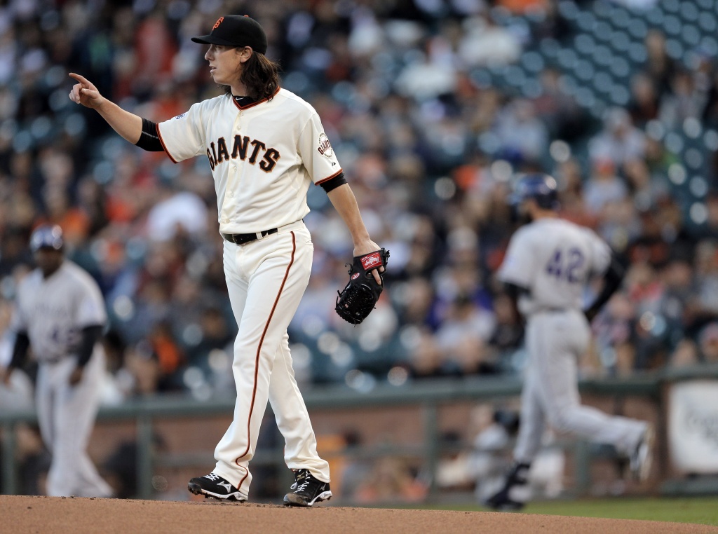 Giants notes: As Tim Lincecum throws and empty lockers beckon