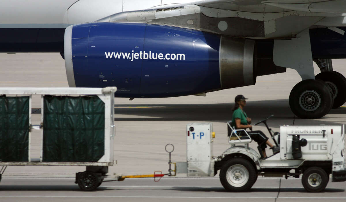 JetBlue sky ahead for air travelers