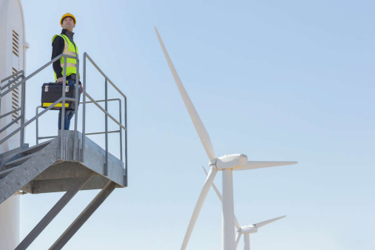 18 highpaying, nondesk jobs that don’t require a fouryear degree