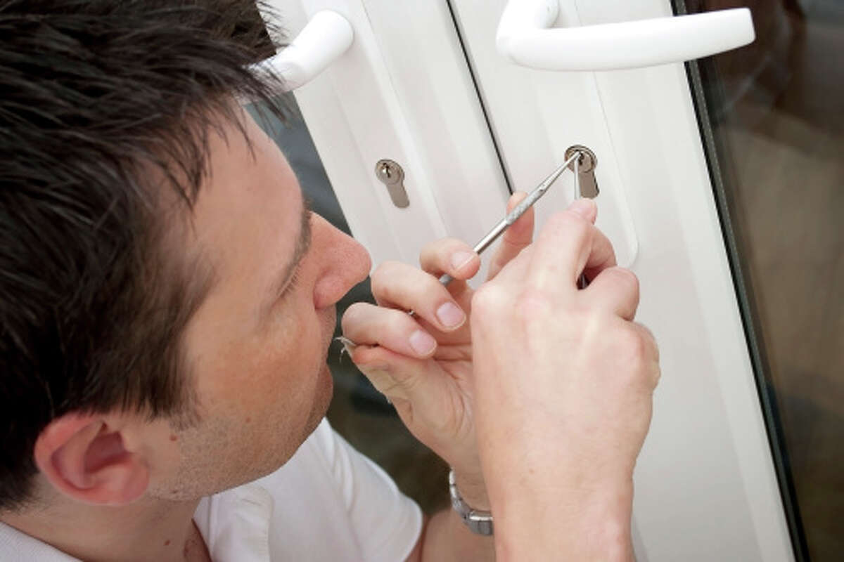 18 highpaying, nondesk jobs that don’t require a fouryear degree