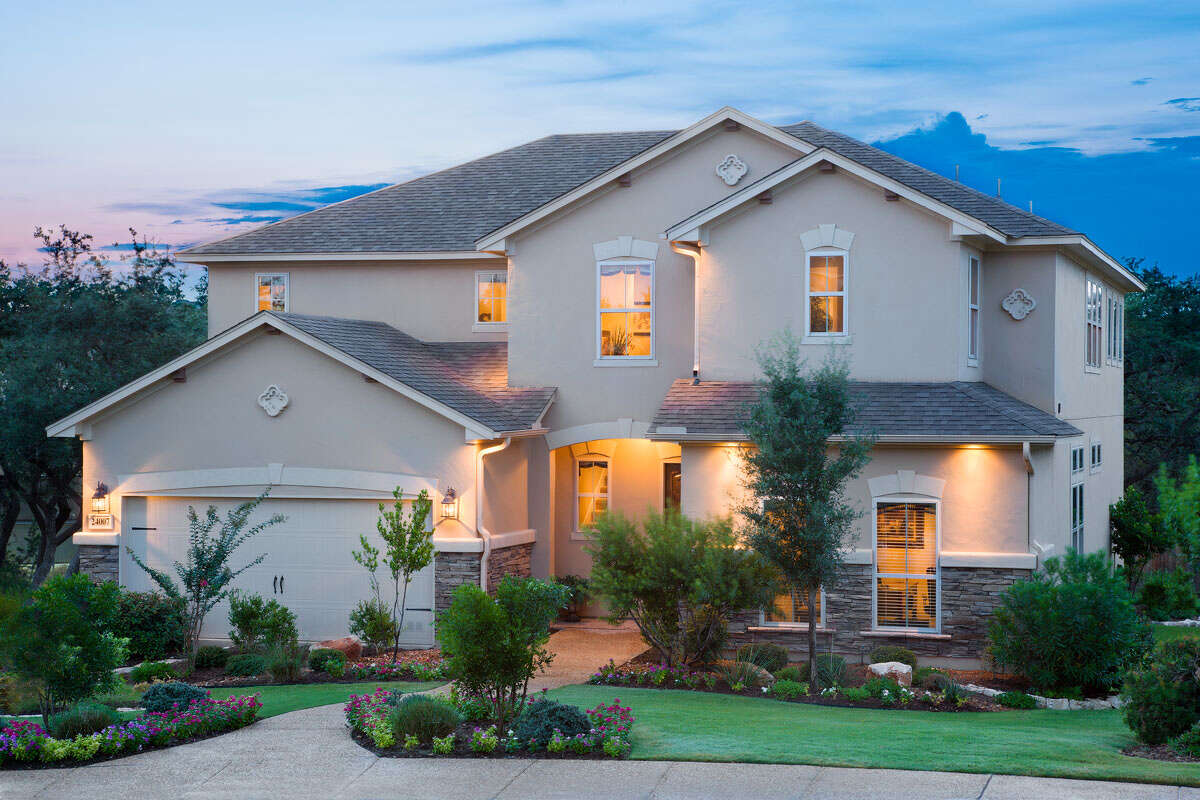 Stately Oaks offers prestigious living in Stone Oak