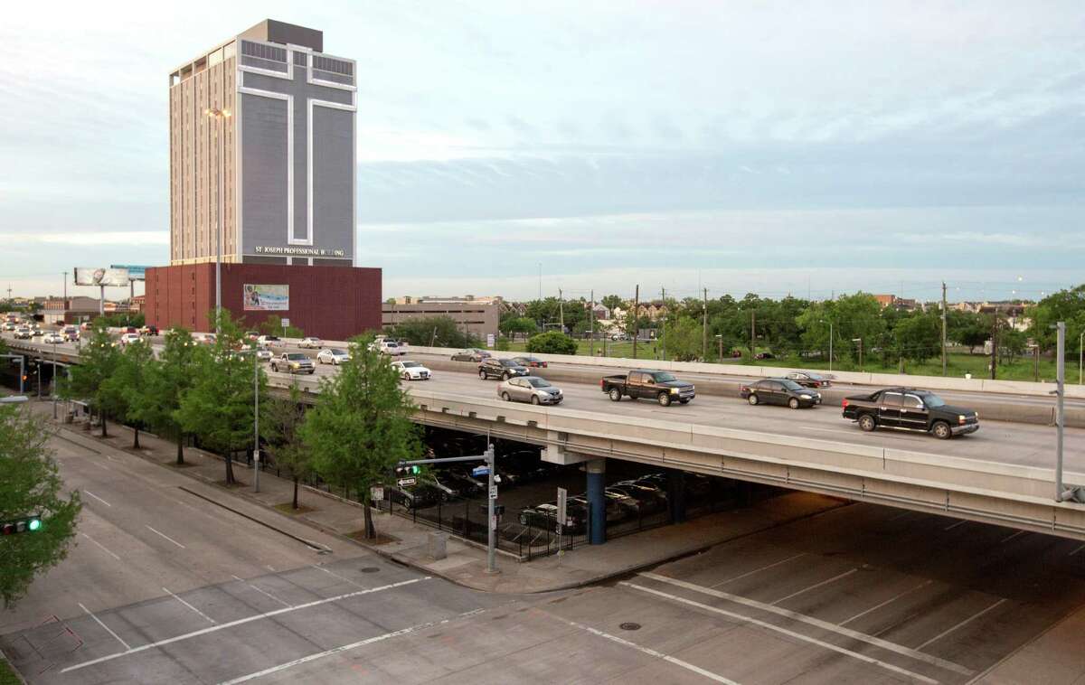 I45 would move, sink and shift from Pierce Elevated in TxDOT plan