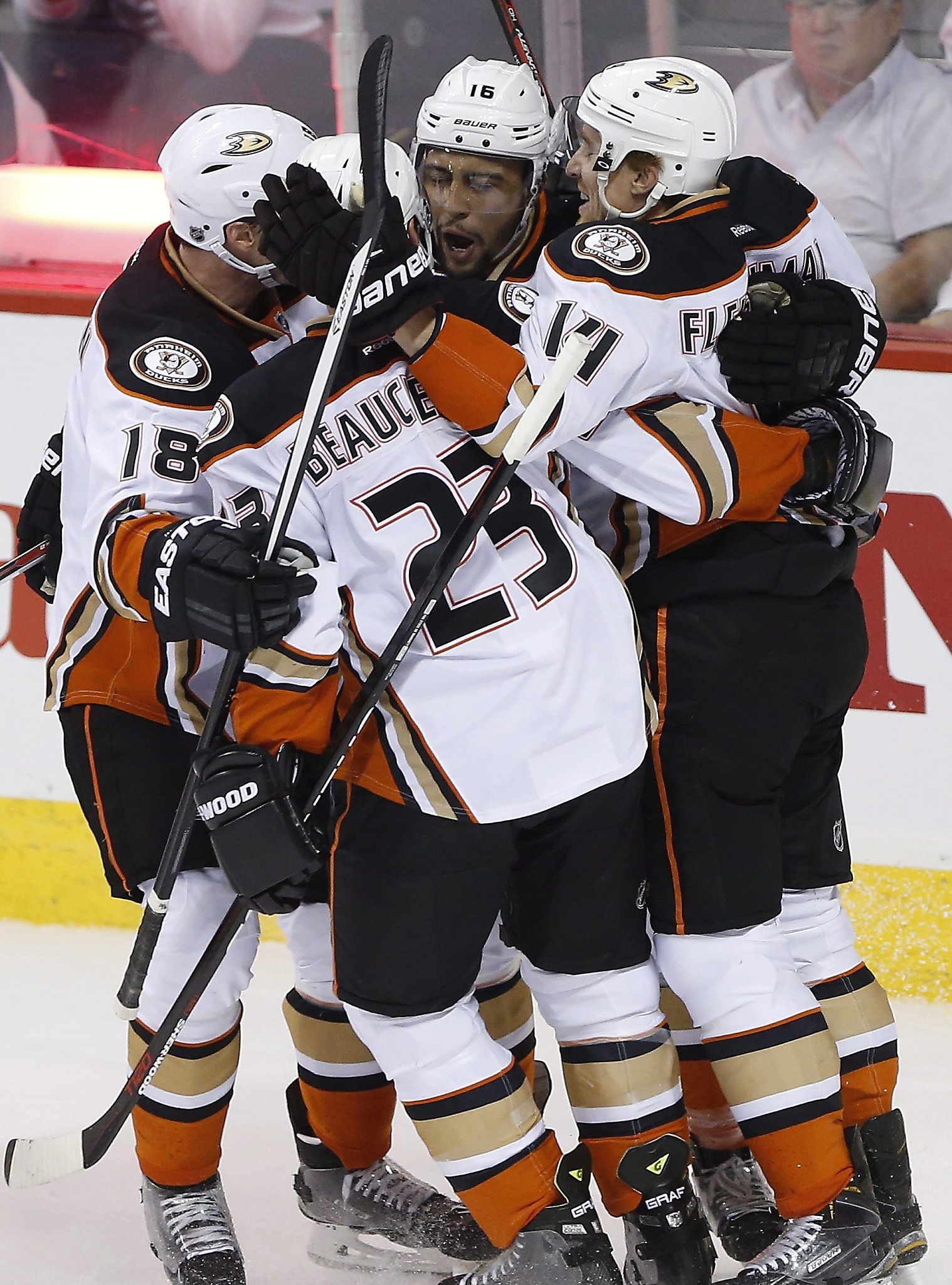 Ducks sweep Jets, are 1st team to advance in NHL playoffs